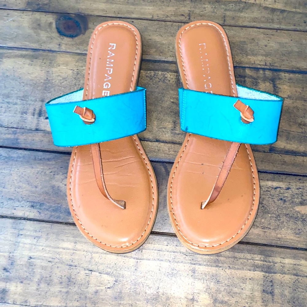 Thong sandals in a teal color